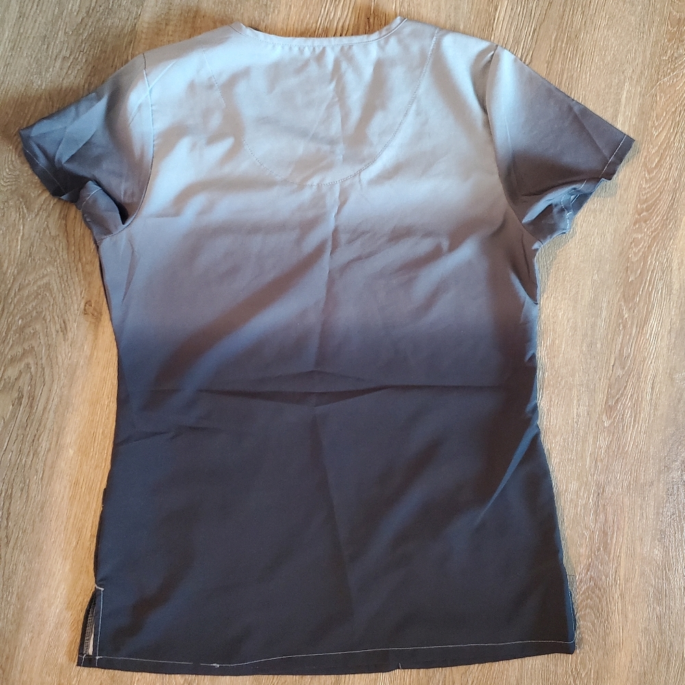 Ombre Scrub Top - Picture 4 of 5